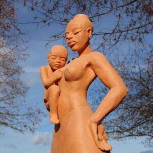 Urne artistique symbolique “mère à l’enfant”