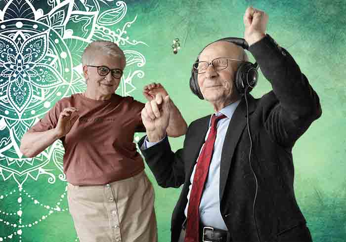 seniors joyeux dansant