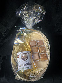 Coffret de l'écureuil : liqueur de noisette et califassons noisette. 30 €